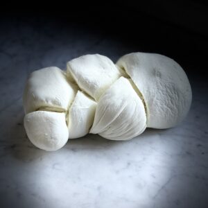 Tresse de mozzarella Barlotti au lait cru de bufflonne par Storia e Sapori